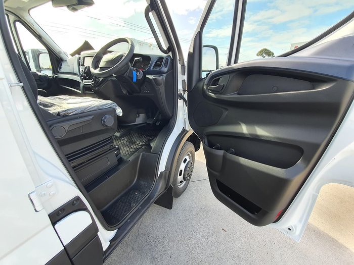2020 IVECO DAILY 70C21 DUAL CAB 3750MM WHEELBASE null null white