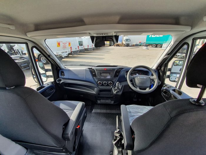 2020 IVECO DAILY 70C21 DUAL CAB 3750MM WHEELBASE null null white