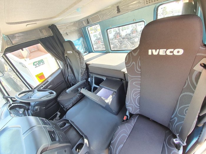 2020 IVECO STRALIS ATI 360 4X2 CAB CHASSIS - LOW ROOF SLEEPER AUTO null null white