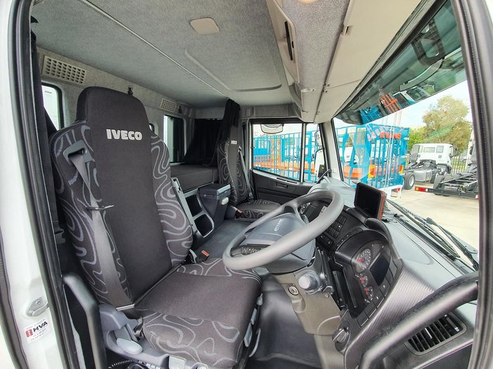 2020 IVECO STRALIS ATI 360 4X2 CAB CHASSIS - LOW ROOF SLEEPER AUTO null null white