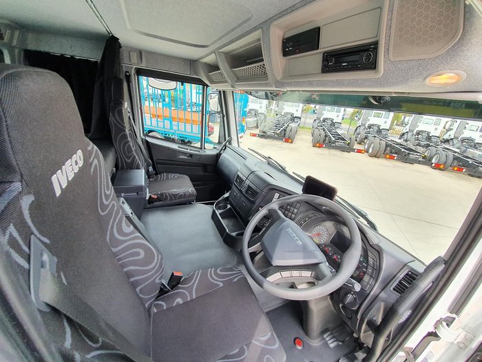 2020 IVECO STRALIS ATI 360 4X2 CAB CHASSIS - LOW ROOF SLEEPER AUTO null null white