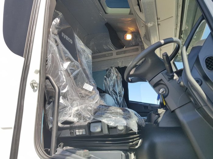 2020 IVECO 2020 IVECO STRALIS ATI 360 6X2 HIGH ROOF null null White