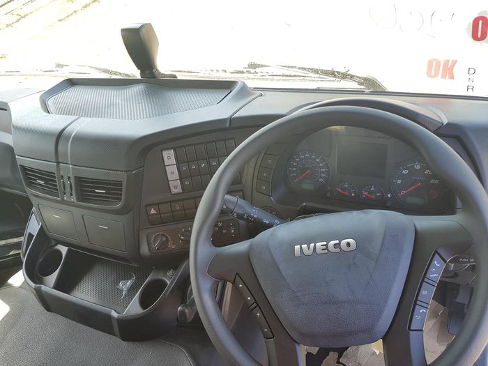 2020 IVECO 2020 IVECO STRALIS ATI 360 6X2 HIGH ROOF null null White