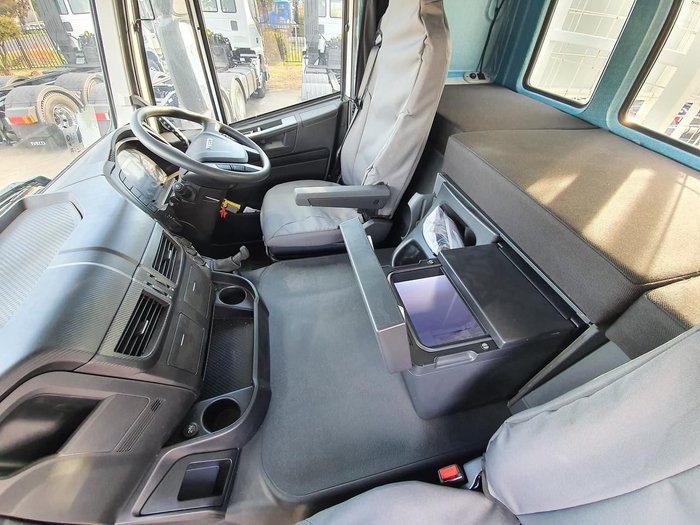 2020 IVECO 2020 IVECO STRALIS ATI 360 6X2 HIGH ROOF null null White