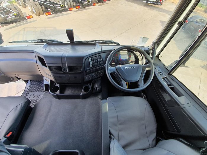 2020 IVECO 2020 IVECO STRALIS ATI 360 6X2 HIGH ROOF null null White