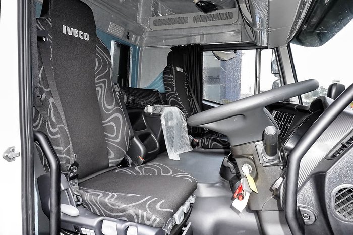 2020 IVECO 2020 IVECO STRALIS ATI 360 6X2 HIGH ROOF null null White