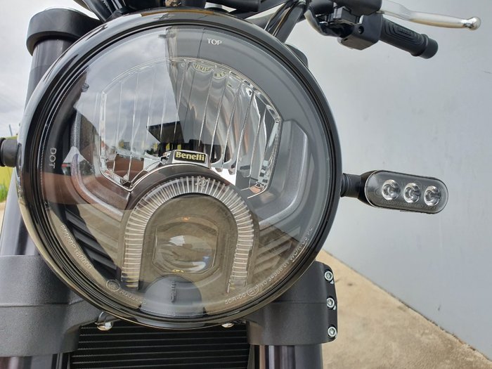 2020 Benelli LEONCINO (ABS) Silver