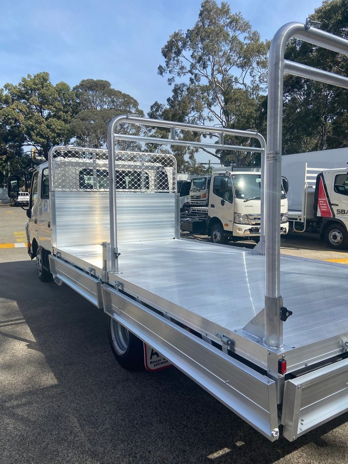 2020 HINO 300 SERIES 616 CREW CAB TRADEACE White