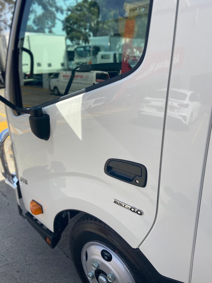 2020 HINO 300 SERIES 616 CREW CAB TRADEACE White