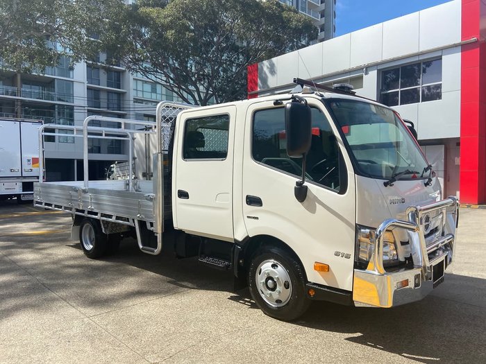 2020 HINO 300 SERIES 616 CREW CAB TRADEACE White