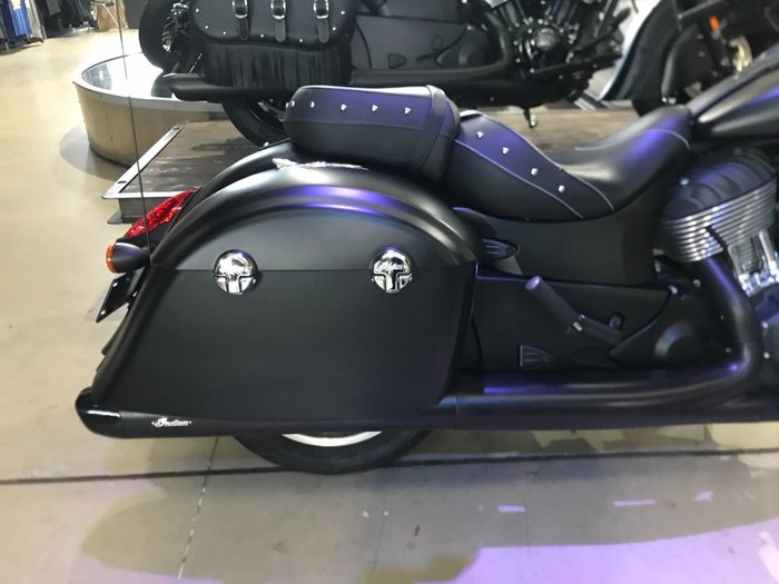 2017 Indian CHIEFTAIN DARK HORSE Thunder Black Smoke