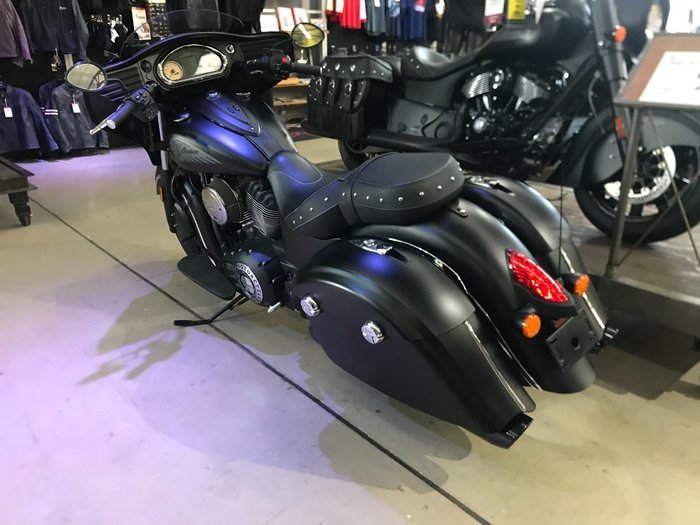 2017 Indian CHIEFTAIN DARK HORSE Thunder Black Smoke