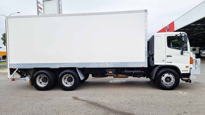 2016 HINO FM 2628 WHITE