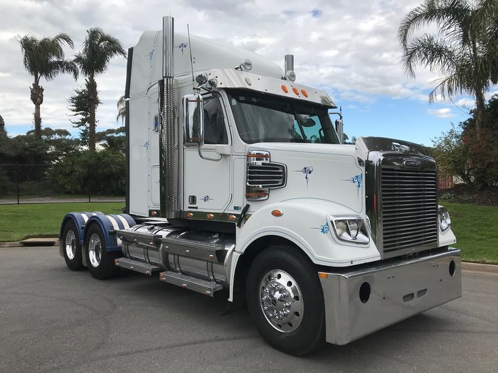 2014 FREIGHTLINER CORONADO 114 White