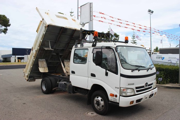 2010 HINO 300 SERIES 716 WHITE