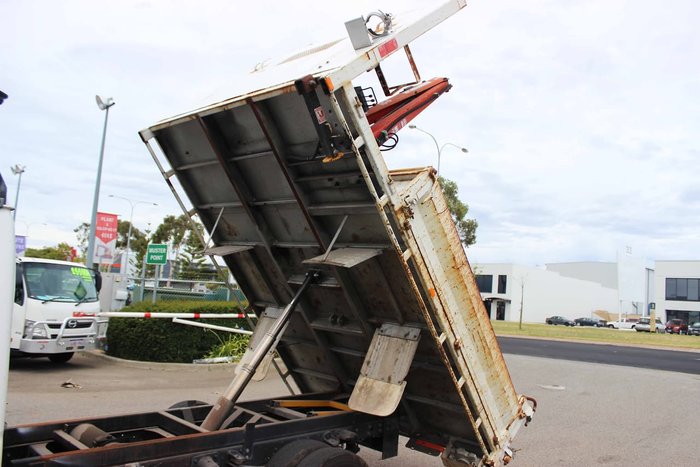 2010 HINO 300 SERIES 716 WHITE