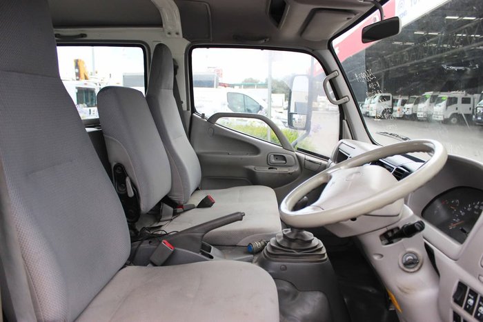 2010 HINO 300 SERIES 716 WHITE