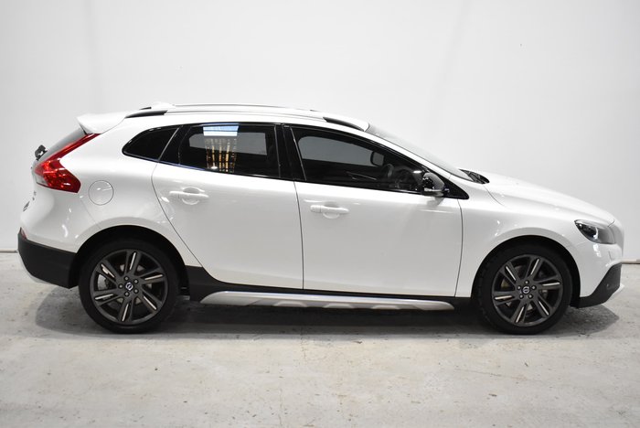 2014 Volvo V40 Cross Country T5 Luxury MY14 Four Wheel Drive White