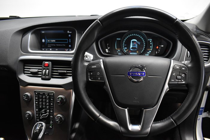 2014 Volvo V40 Cross Country T5 Luxury MY14 Four Wheel Drive White