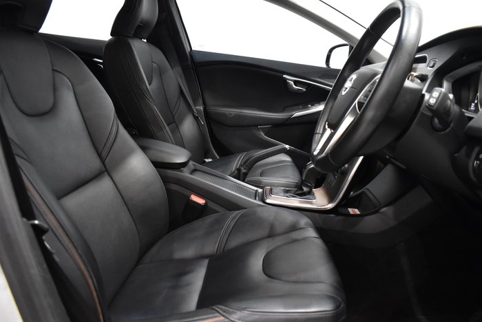 2014 Volvo V40 Cross Country T5 Luxury MY14 Four Wheel Drive White