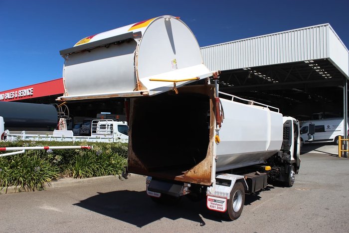 2014 HINO 500 SERIES FC1022 WHITE