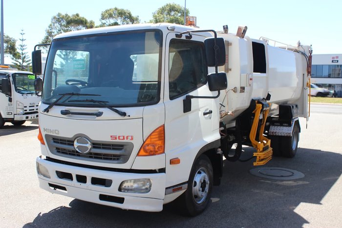 2014 HINO 500 SERIES FC1022 WHITE