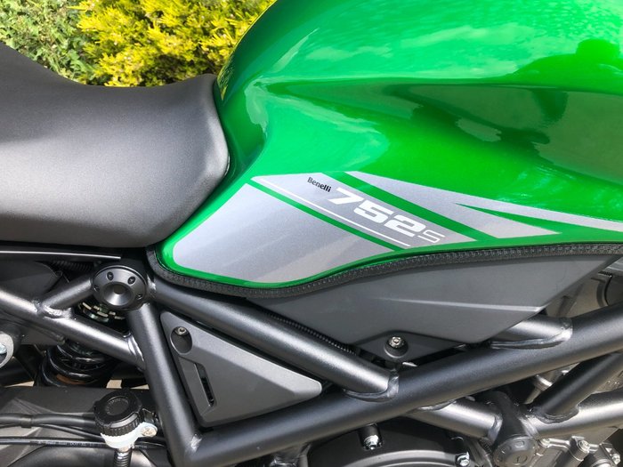 2021 Benelli 2021 Benelli 750CC 752S Road Green