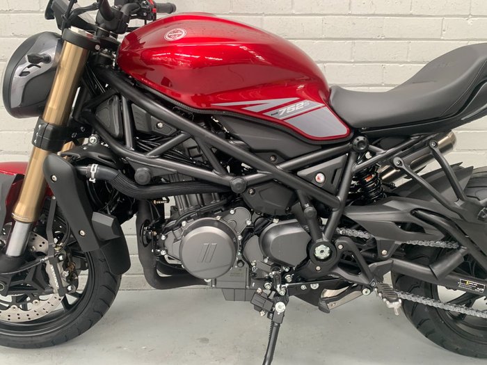 2021 Benelli 2021 Benelli 750CC 752S Road Red