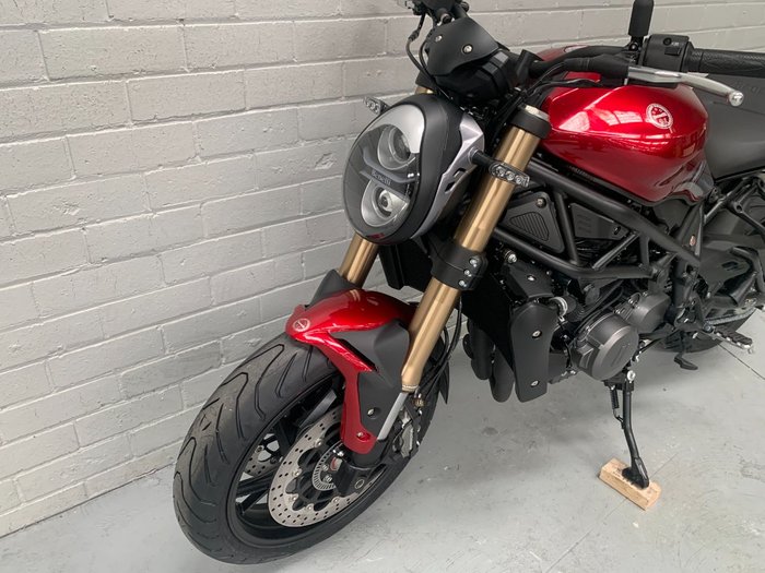 2021 Benelli 2021 Benelli 750CC 752S Road Red