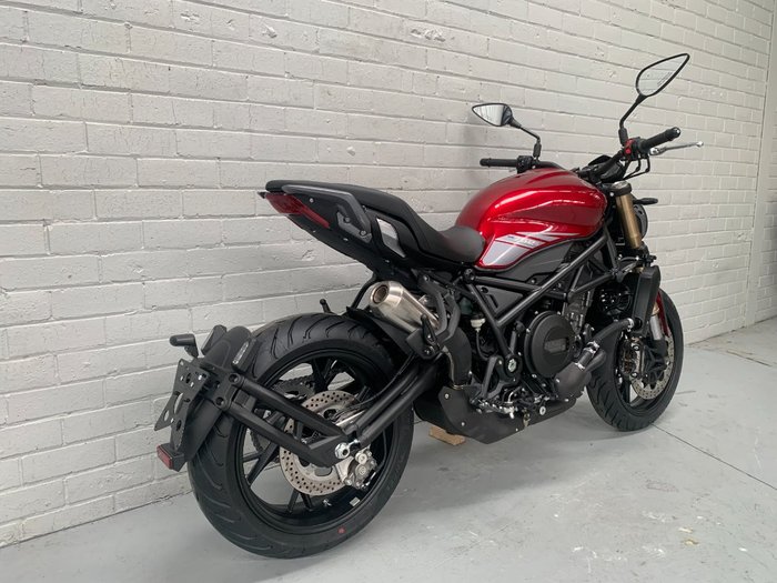 2021 Benelli 2021 Benelli 750CC 752S Road Red