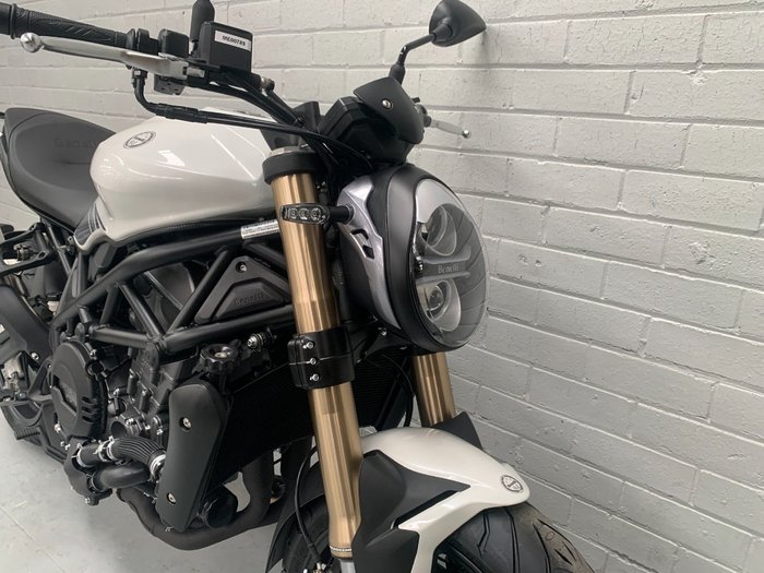 2021 Benelli 2021 Benelli 750CC 752S Road White