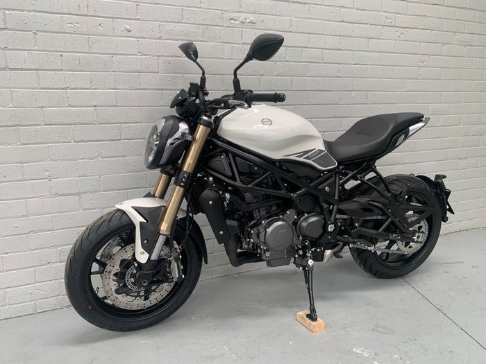 2021 Benelli 2021 Benelli 750CC 752S Road White