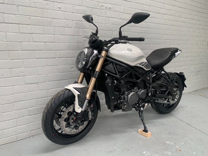 2021 Benelli 2021 Benelli 750CC 752S Road White