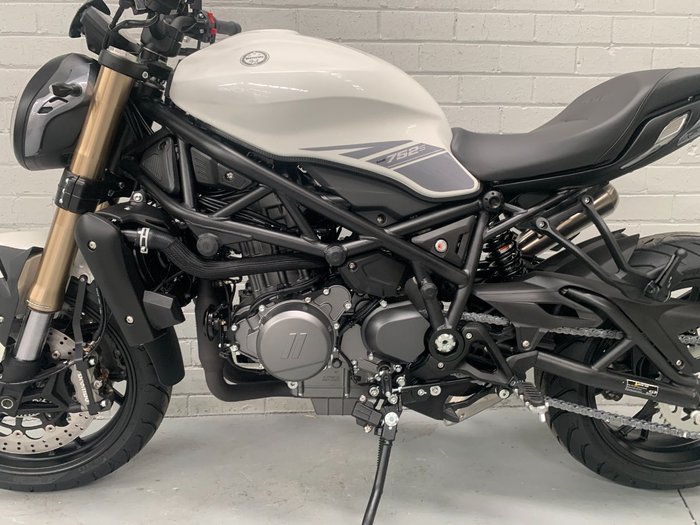 2021 Benelli 2021 Benelli 750CC 752S Road White