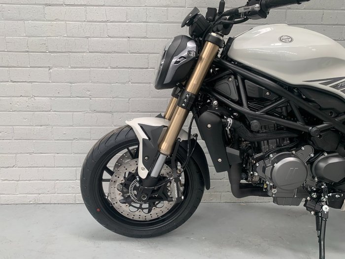 2021 Benelli 2021 Benelli 750CC 752S Road White