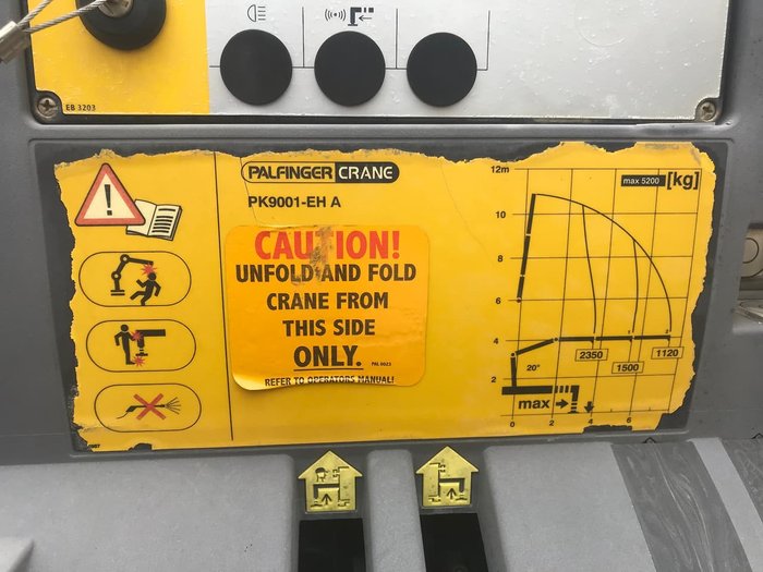 2009 HINO FG 1527 White