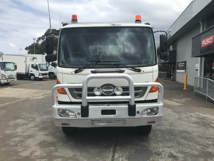 2009 HINO FG 1527 White