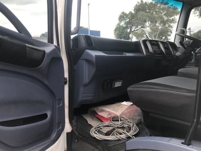 2009 HINO FG 1527 White