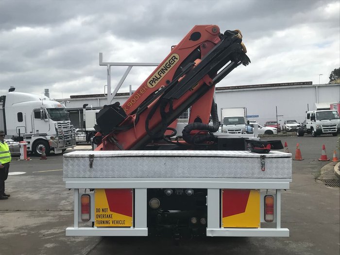 2009 HINO FG 1527 White