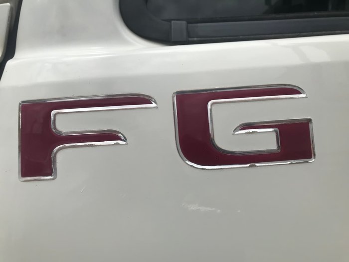 2009 HINO FG 1527 White