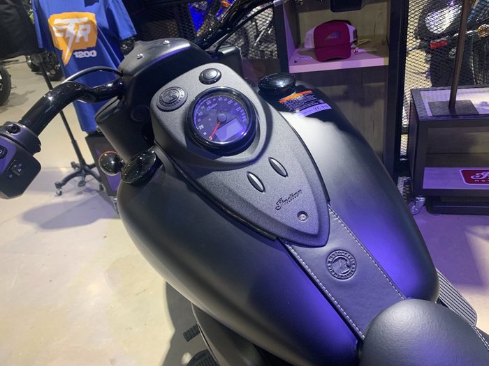 2020 Indian CHIEF DARK HORSE Black