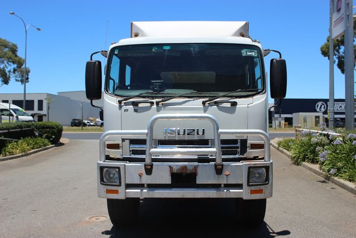 2015 ISUZU FTS800 CREW CAB AUTO 4X4 WHITE
