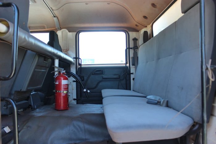 2015 ISUZU FTS800 CREW CAB AUTO 4X4 WHITE