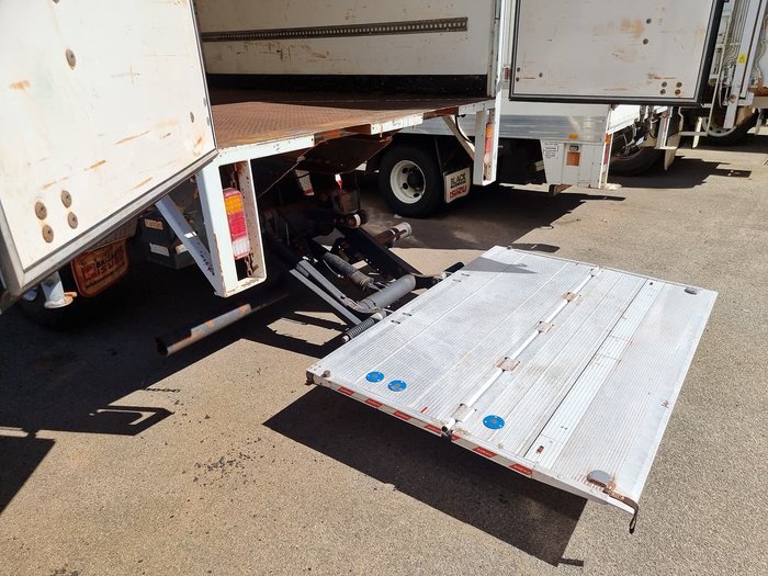 2015 ISUZU FTS800 CREW CAB AUTO 4X4 WHITE