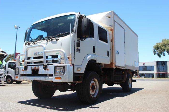 2015 ISUZU FTS800 CREW CAB AUTO 4X4 WHITE