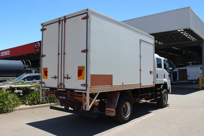 2015 ISUZU FTS800 CREW CAB AUTO 4X4 WHITE