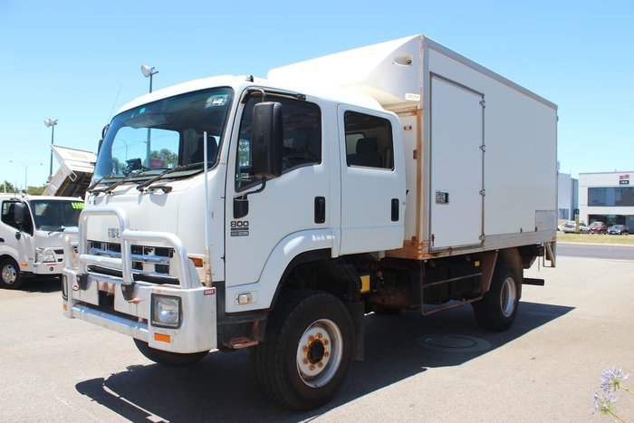 2015 ISUZU FTS800 CREW CAB AUTO 4X4 WHITE