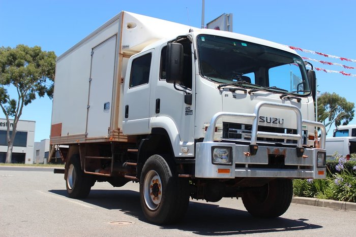 2015 ISUZU FTS800 CREW CAB AUTO 4X4 WHITE
