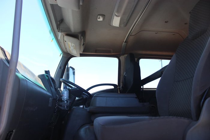 2015 ISUZU FTS800 CREW CAB AUTO 4X4 WHITE