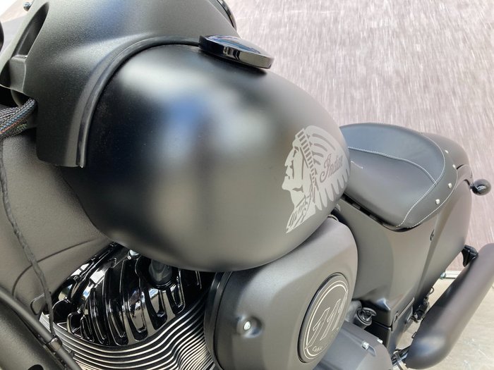 2020 Indian CHIEF DARK HORSE Black